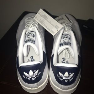 BRAND NEW STAN SMITH NAVY BLUE SIZE 16